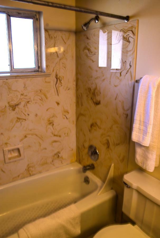 Crescent Beach Motel Кресънт Сити Стая снимка