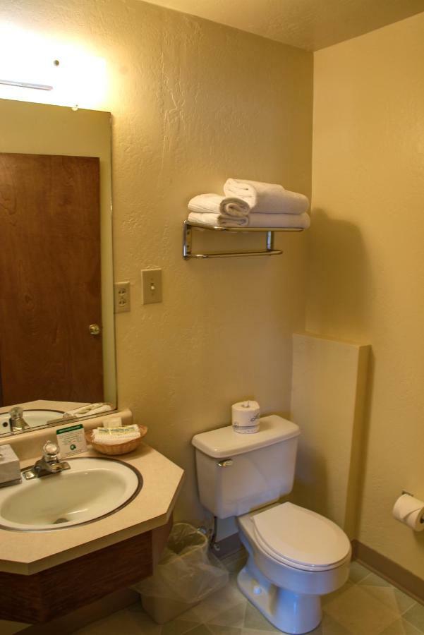 Crescent Beach Motel Кресънт Сити Стая снимка