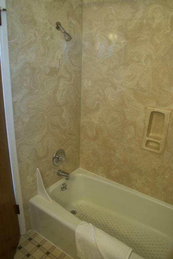 Crescent Beach Motel Кресънт Сити Стая снимка